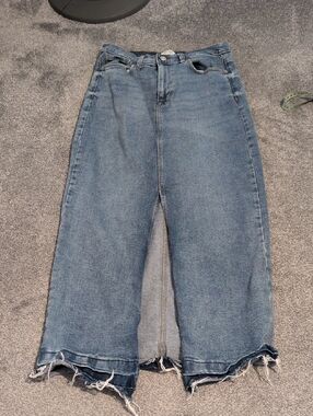 Kensie Denim Skirt With Slit Size 6/28